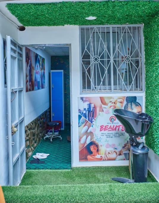 Ninja House Studio Chic Le Turquois Dore ياوندي المظهر الخارجي الصورة