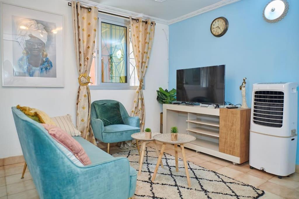 Ninja House Studio Chic Le Turquois Dore ياوندي المظهر الخارجي الصورة